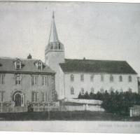 Siège épiscopal d'Arichat 1856 - Congrégation Notre-Dame 1903 - Les Filles de Jésus 1963 - Rasé par le feu À gauche de la photo: la résidence des Frères des Écoles chrétienne